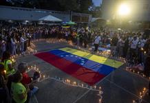 Venezuela intenta retomar la normalidad mientras avanza retirada de escombros en La Guaira