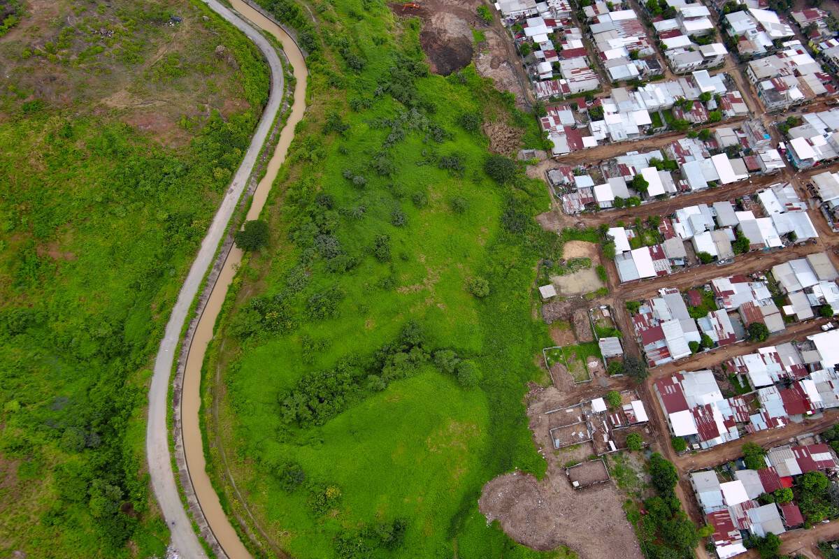 El Canal de la Muerte: el vertedero de cadáveres que refleja la violencia en Ecuador