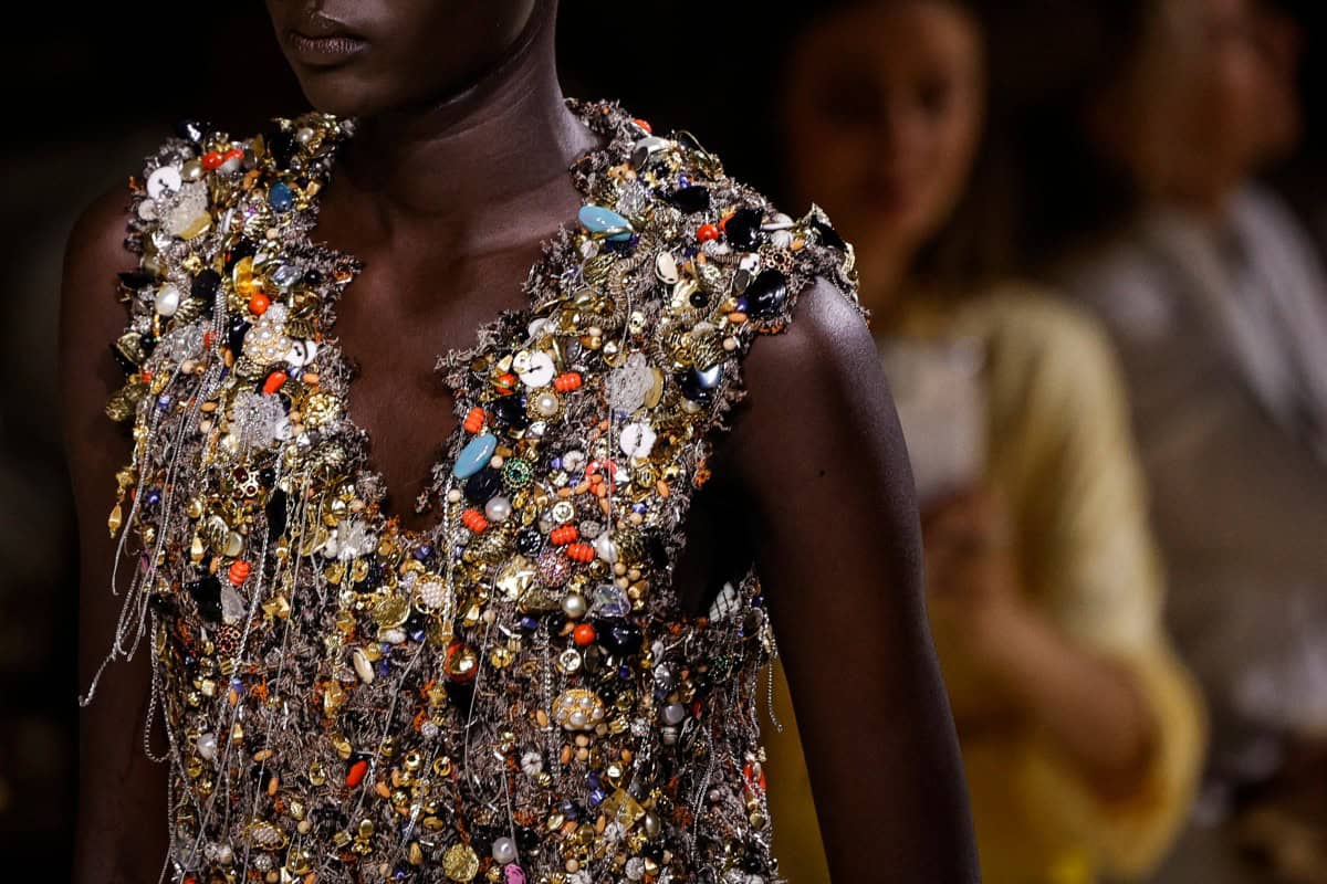 Chanel inspira su alta costura en clásicos de los cuentos infantiles Chanel inspira su alta costura en clásicos de los cuentos infantiles