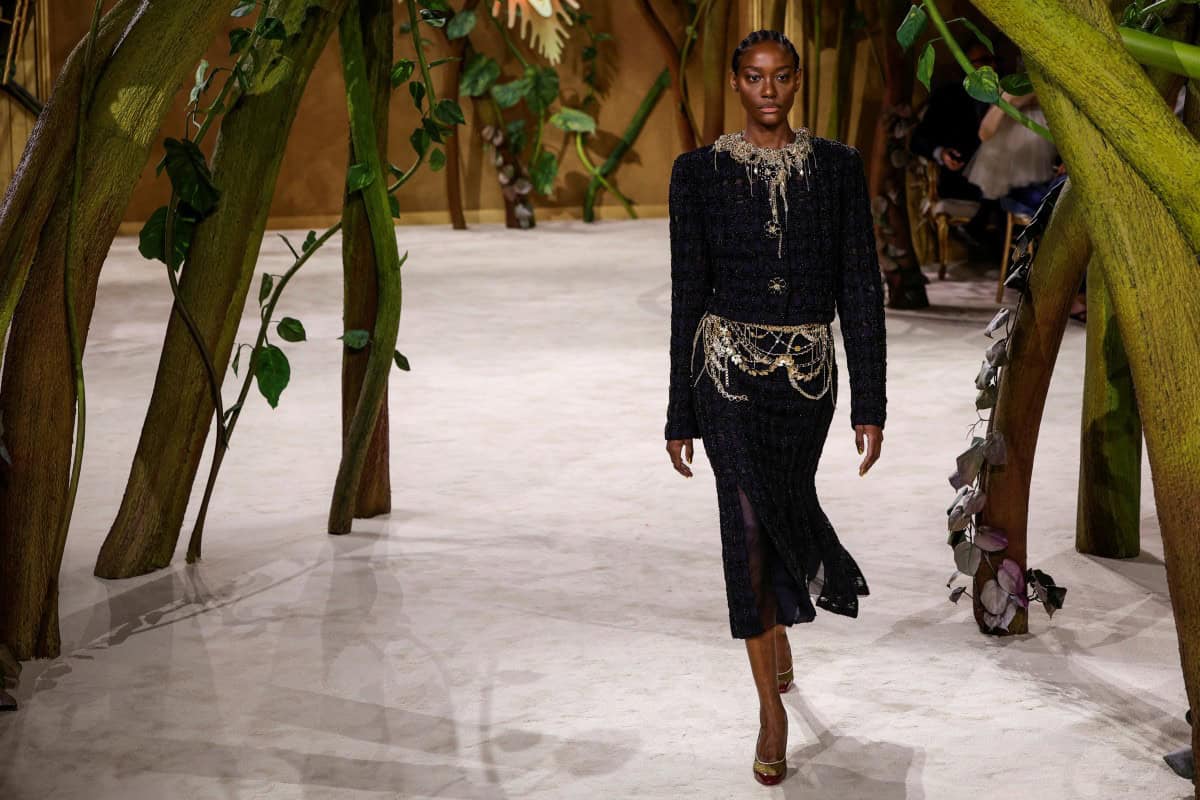 Chanel inspira su alta costura en clásicos de los cuentos infantiles Chanel inspira su alta costura en clásicos de los cuentos infantiles