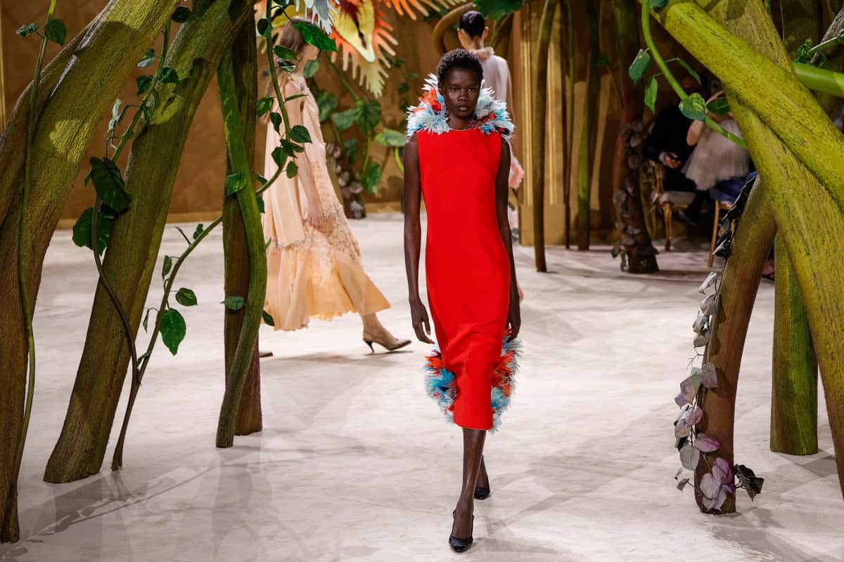Chanel inspira su alta costura en clásicos de los cuentos infantiles Chanel inspira su alta costura en clásicos de los cuentos infantiles