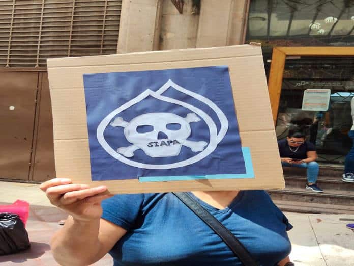 Director de Coprisjal deja plantadas a personas en reunión por agua contaminada