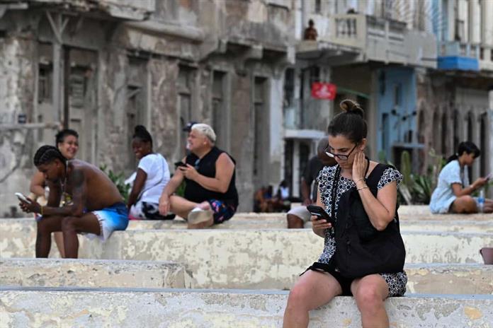 Cuba, sin combustible, restablece progresivamente su red eléctrica tras apagón nacional Cuba, sin combustible, restablece progresivamente su red eléctrica tras apagón nacional
