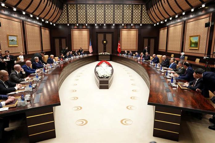 La OTAN exhibe contratos de armamento para apaciguar a Trump en la cumbre de Ankara La OTAN exhibe contratos de armamento para apaciguar a Trump en la cumbre de Ankara