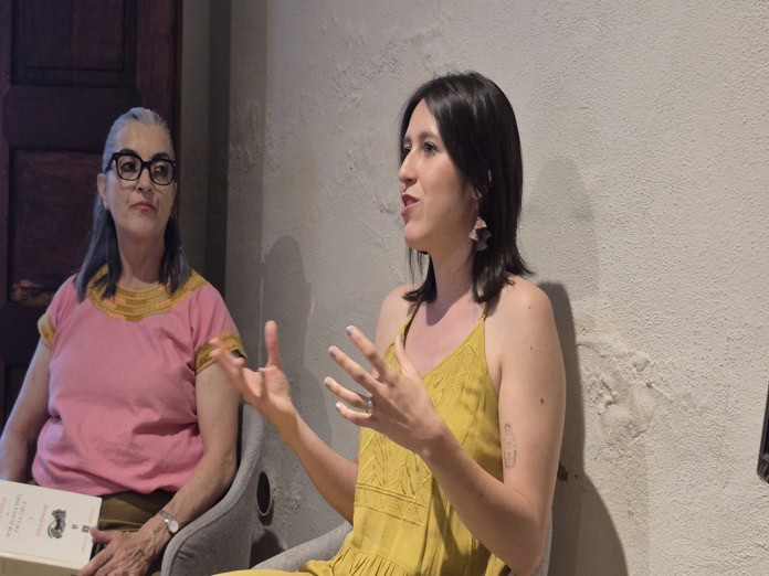 Placentaria: poesía para documentar el cuerpo, la memoria y la maternidad