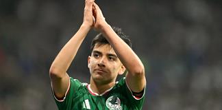 Gilberto Mora se grad&uacute;a de preparatoria tras disputar el Mundial con M&eacute;xico