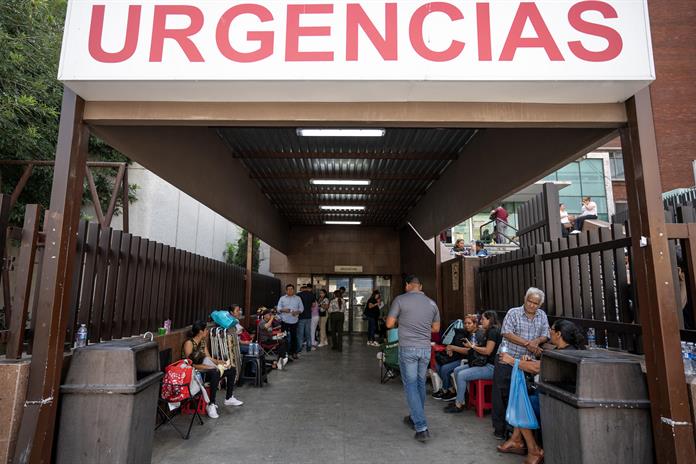 Especialistas llaman a avanzar hacia un sistema universal de salud en México Especialistas llaman a avanzar hacia un sistema universal de salud en México
