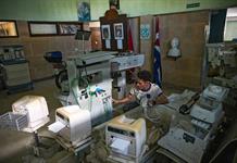Equipos rotos y médicos exhaustos: el sistema de salud cubano al borde del colapso Equipos rotos y médicos exhaustos: el sistema de salud cubano al borde del colapso
