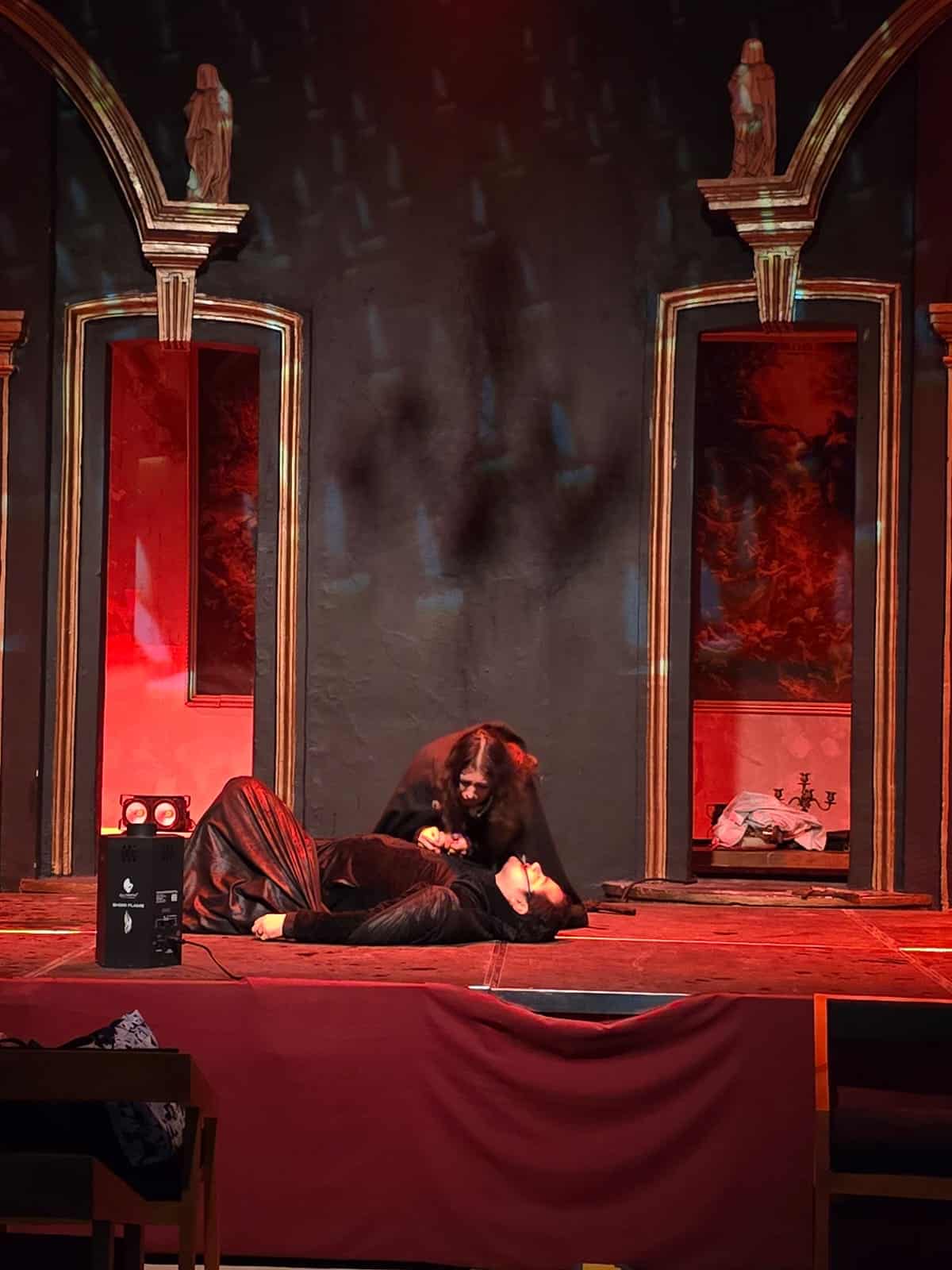 Drácula despide temporada con una fusión de ópera y heavy metal en Guadalajara