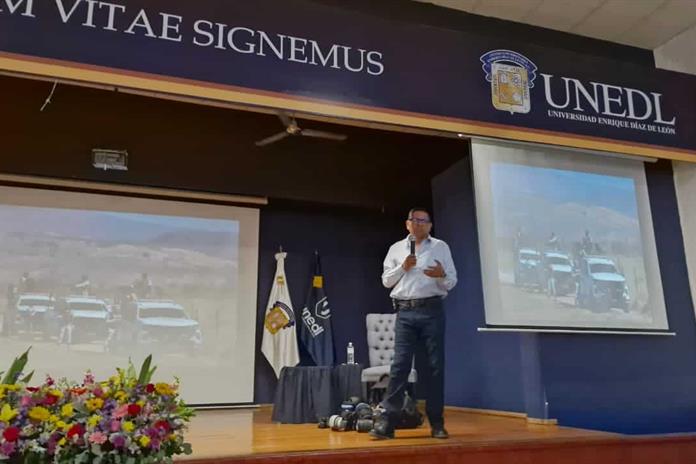El fotoperiodista Ulises Ruiz expone los horrores de Izaguirre a estudiantes de UNEDL El fotoperiodista Ulises Ruiz expone los horrores de Izaguirre a estudiantes de UNEDL