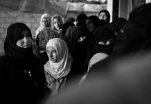 Un millón de mujeres y niñas desatendidas tras recortes en ayuda humanitaria