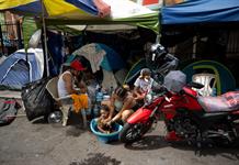 Arriban a Venezuela dos buques mexicanos con 388 toneladas de ayuda humanitaria Arriban a Venezuela dos buques mexicanos con 388 toneladas de ayuda humanitaria