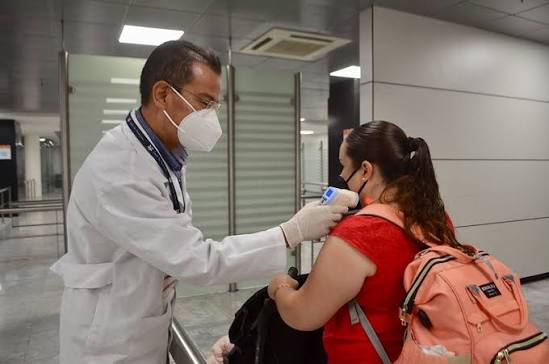Aunque bajan los casos de Covid-19, el virus sigue causando muertes en México Aunque bajan los casos de Covid-19, el virus sigue causando muertes en México