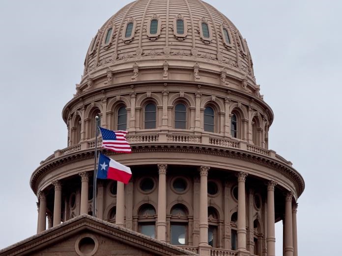 Autoridades locales en Texas aún no saben el nombre de agente que mató a migrante mexicano Autoridades locales en Texas aún no saben el nombre de agente que mató a migrante mexicano