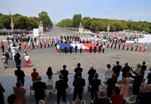 Francia celebra su fiesta nacional con un desfile en honor a Ucrania y los europeos Francia celebra su fiesta nacional con un desfile en honor a Ucrania y los europeos