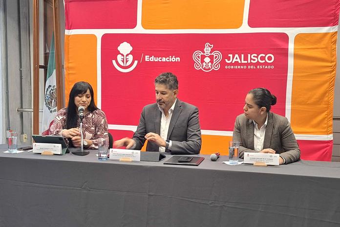Lluvias dañan 11 escuelas en Jalisco; colapsa barda entre dos planteles en Tlajomulco Lluvias dañan 11 escuelas en Jalisco; colapsa barda entre dos planteles en Tlajomulco