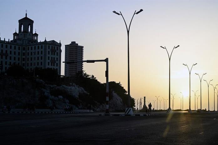 Cuba restablece la electricidad tras tercer apagón general en menos de diez días Cuba restablece la electricidad tras tercer apagón general en menos de diez días