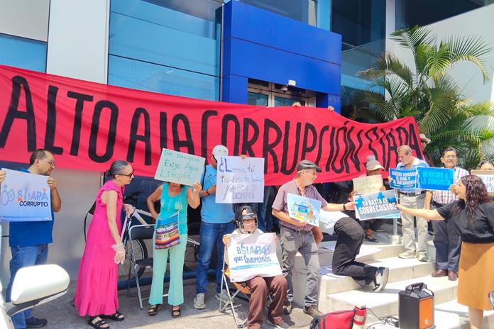 Escala protesta por agua contaminada; denuncian al SIAPA y anuncian megamarcha Escala protesta por agua contaminada; denuncian al SIAPA y anuncian megamarcha