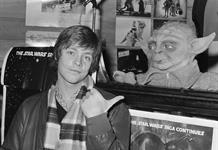 Sable de Luke Skywalker en The Empire Strikes Back, vendido por 3,75 millones de dólares Sable de Luke Skywalker en The Empire Strikes Back, vendido por 3,75 millones de dólares