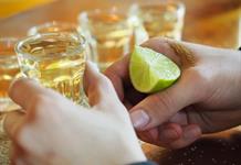 Cofepris alerta por lote adulterado de tequila Gran Centenario Cofepris alerta por lote adulterado de tequila Gran Centenario