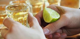 Cofepris alerta por lote adulterado de tequila Gran Centenario