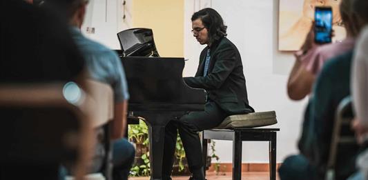 Daniel Michel ofrecerá concierto con causa previo a su examen de titulación en la UdeG