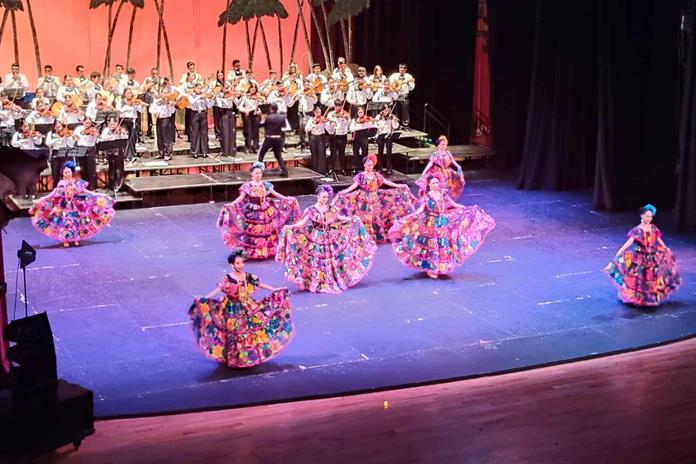 El Mariachi ECOS lleva las “Voces del son” con agrupaciones de ballet folklórico al Teatro Degollado El Mariachi ECOS lleva las “Voces del son” con agrupaciones de ballet folklórico al Teatro Degollado