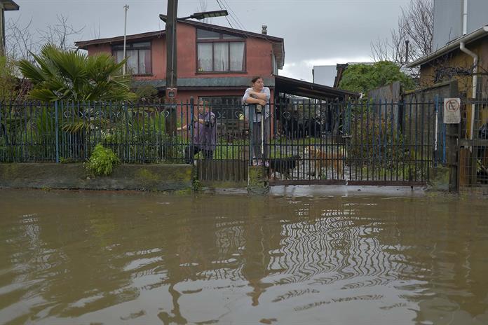 Fuerte temporal en Chile deja cinco muertos y casi 100.000 personas aisladas Fuerte temporal en Chile deja cinco muertos y casi 100.000 personas aisladas