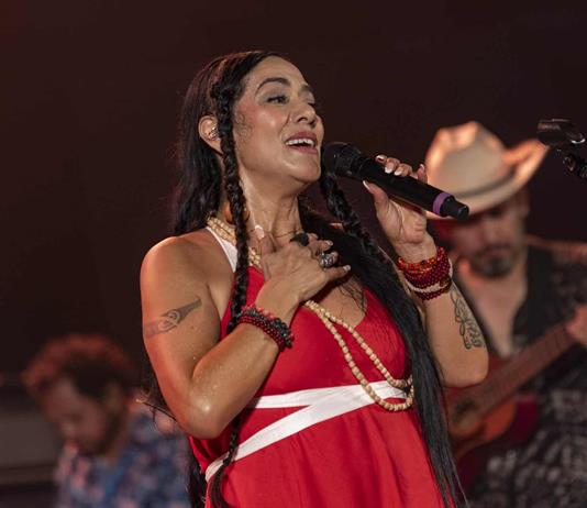 Lila Downs recibe premio La Mar de M&uacute;sicas en Cartagena por su trayectoria