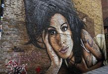 La música británica busca a la heredera de Amy Winehouse 15 años después de su muerte La música británica busca a la heredera de Amy Winehouse 15 años después de su muerte
