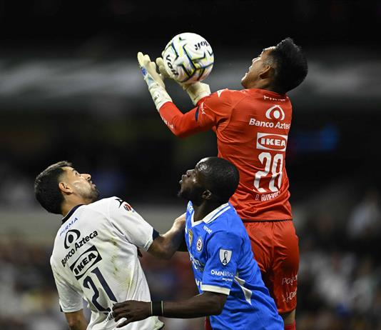 Cruz Azul vence a Puebla y se prepara para Campe&oacute;n de Campeones