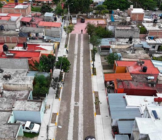 Entregan rehabilitaci&oacute;n de dos calles en Zapotl&aacute;n el Grande