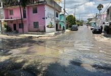 Vecinos de la colonia Carlos Rivera Aceves viven entre aguas negras