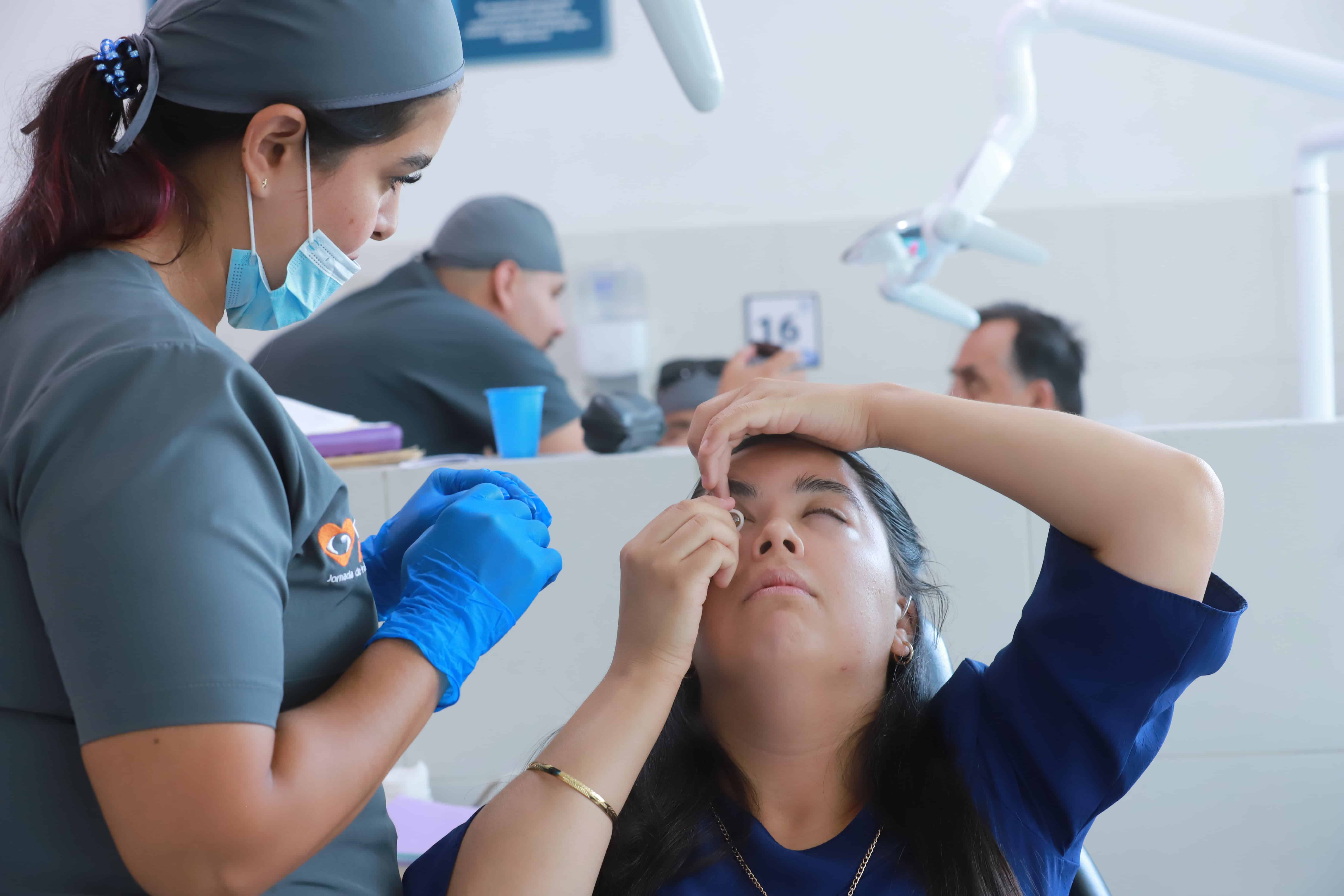 Entregan 64 prótesis oculares en la quinta jornada del DIF Guadalajara