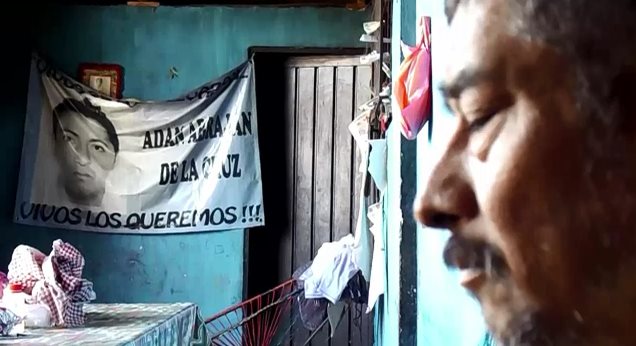 Padre de Ayotzinapa espera respuestas con arresto de expolicía