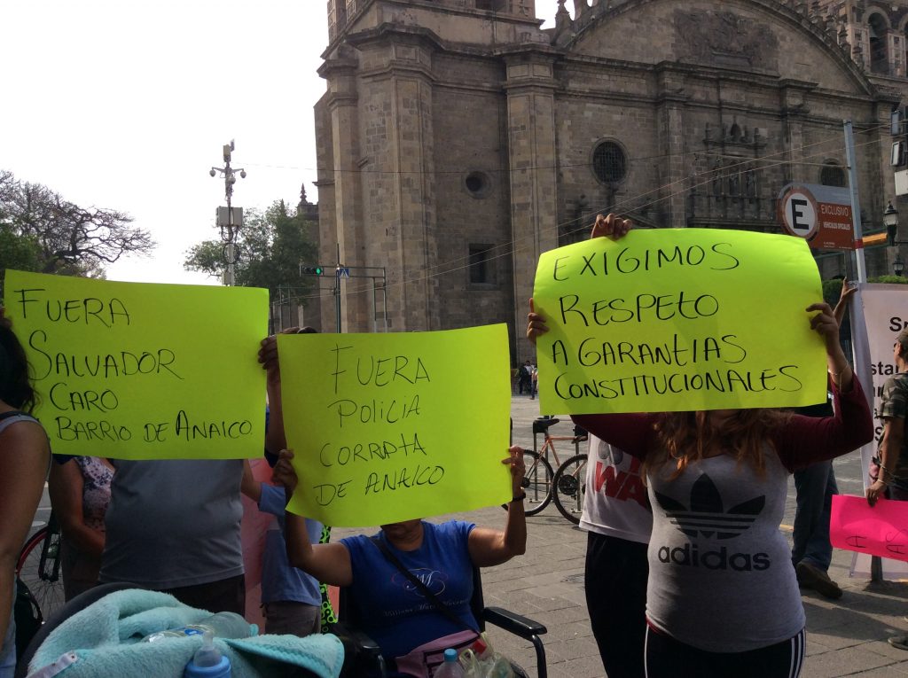 protestan comerciantes Analco