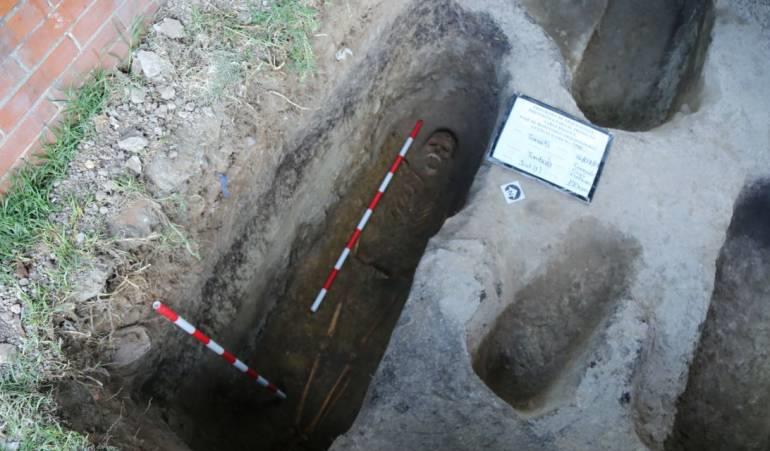 Hallan restos de ocho humanos prehispánicos en excavación en Bogotá
