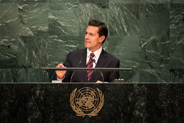 Enrique Peña Nieto entrega concesión para nueva bolsa de valores
