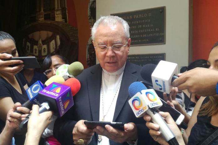 Cardenal apoya a feligreses en contra de la escultura de Ismael Vargas