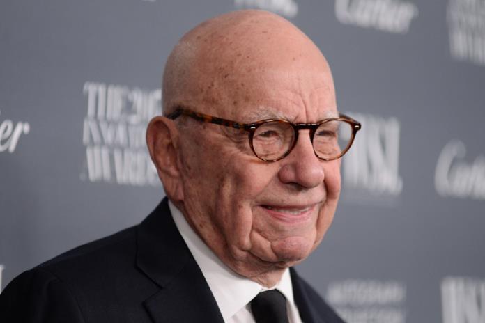 El magnate Murdoch propone a Facebook pagar por noticias confiables