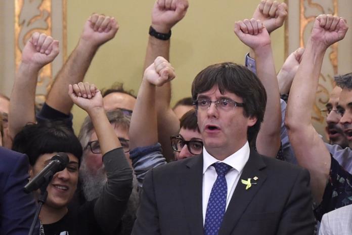El independentista Puigdemont renuncia a ser investido presidente de Cataluña