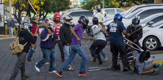 Enfrentamientos en protestas por reforma de pensiones en Nicaragua