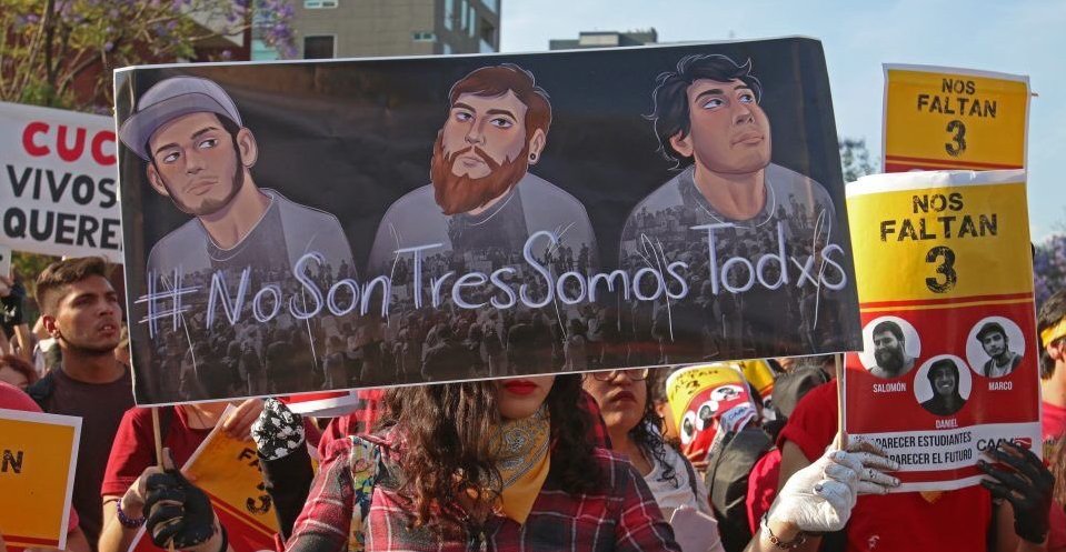 muerte estudiantes cine caav
