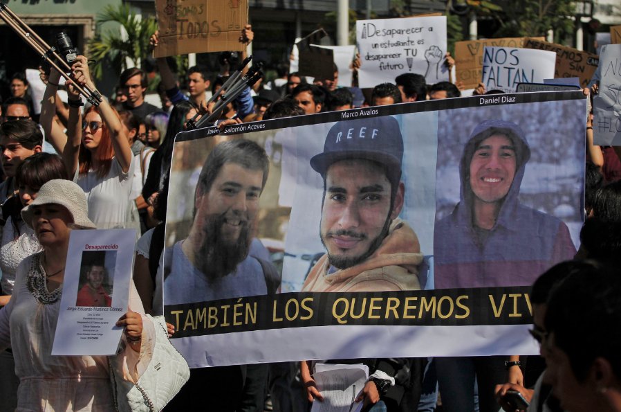 muerte estudiantes cine caav
