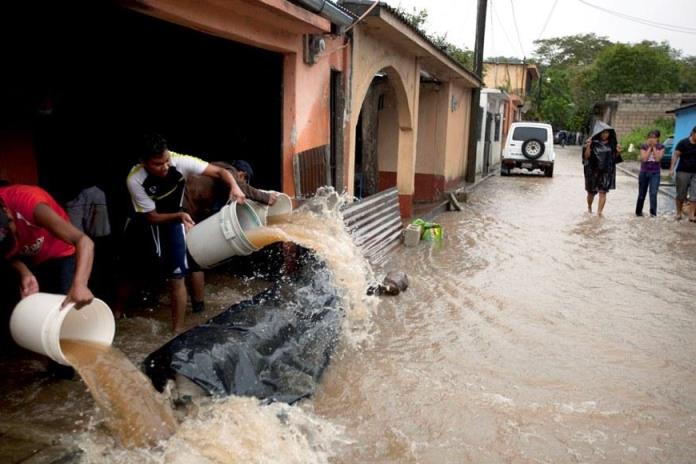 Más de mil afectados por fuertes lluvias en Guatemala