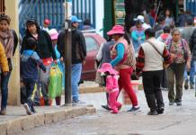 Madres trabajadoras en México, entre barreras laborales y sobrecarga de tareas de cuidado