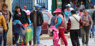 Madres trabajadoras en México, entre barreras laborales y sobrecarga de tareas de cuidado