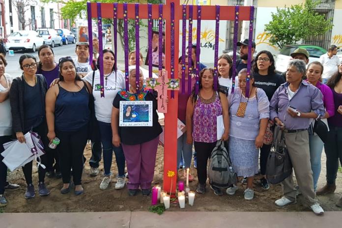 Colocan Memorial por las 1500 víctimas de feminicidio en Jalisco