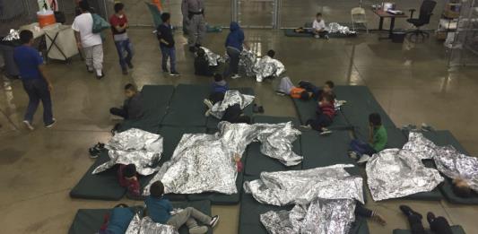 Más de 2 mil 300 niños ya fueron separados de sus familias en frontera sur de EEUU