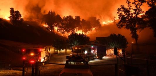 Más de mil hogares destruidos por incendios de California